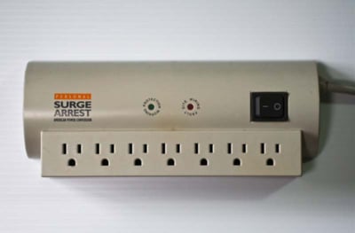 APC 7 Series SurgeArrest surge protector