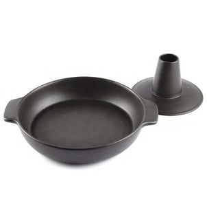 The roaster consist of a round roasting pan with handles and a removable insert