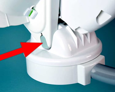 Seat Peg properly engaged to the seat.