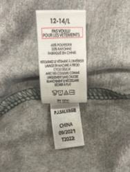 Second sewn-in, side-seam label with tracking code "09/2021 T2022"