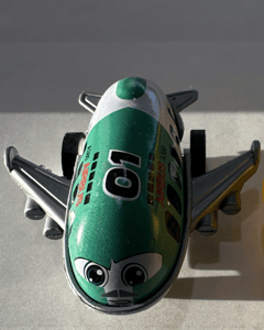 Toy airplane found inside Surprise Egg