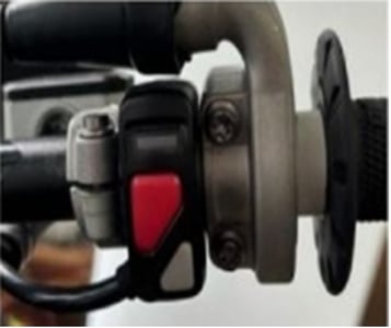 Motorcycle's right switch cube