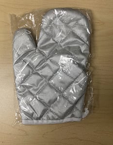 Glove sold with recalled VEVOR Garment Steamer