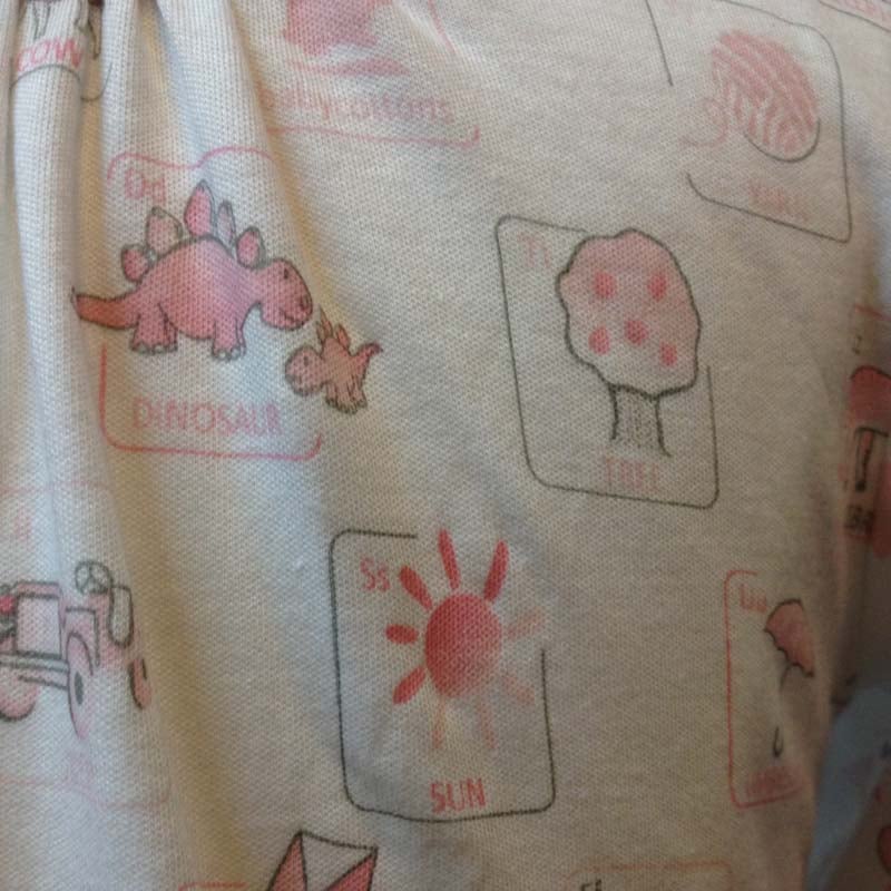 Babycotton Alphabet nightgown (close-up)