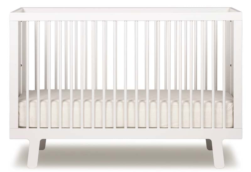 Oeuf Sparrow crib. Sold also in the colors birch, grey and walnut.