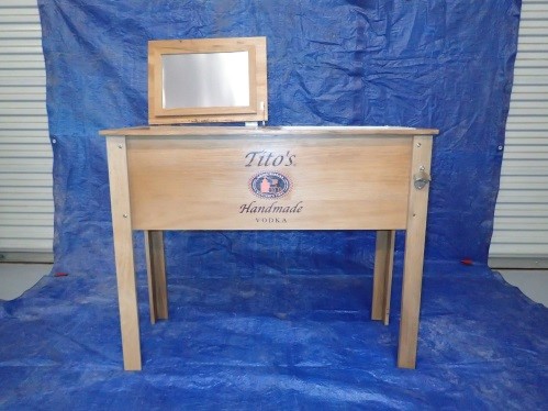 Front view of cooler / grill unit